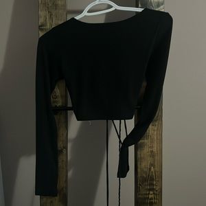 BLACK TIE UP TOP